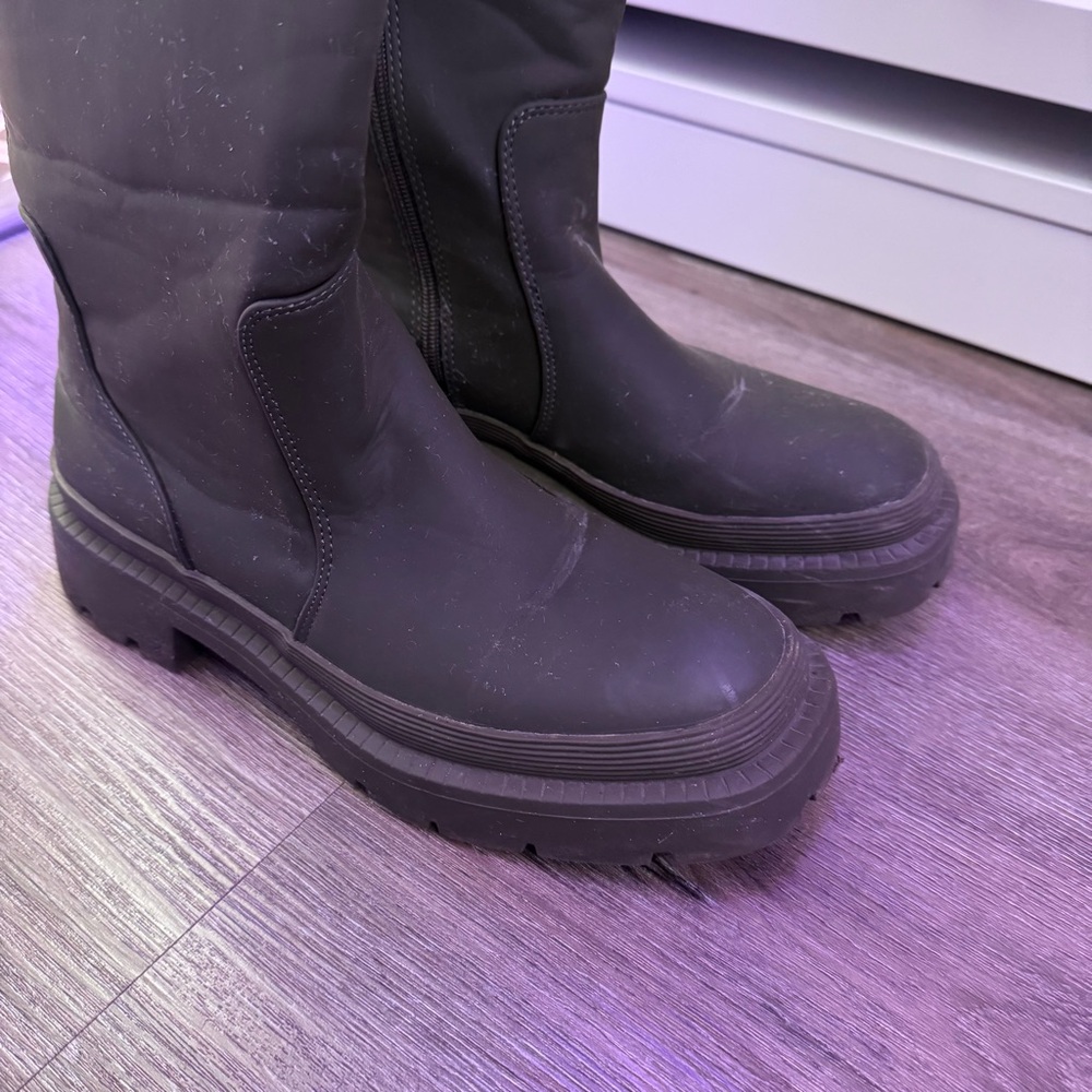 BOUTIQUE Olive Green Knee-High Chunky Sole Military Combat Flat Boots - Picture 8 of 11